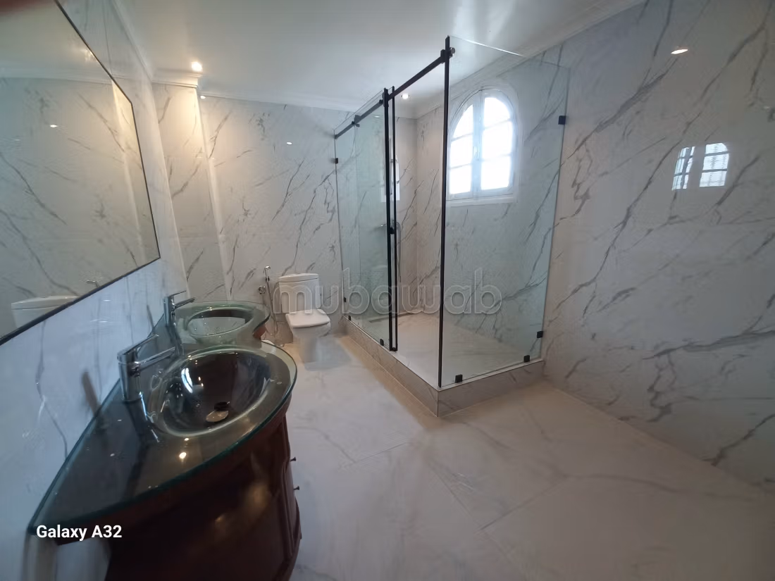 Beautiful villa for rent in El Manar El Hank. 5 rooms. Green areas, Balcony