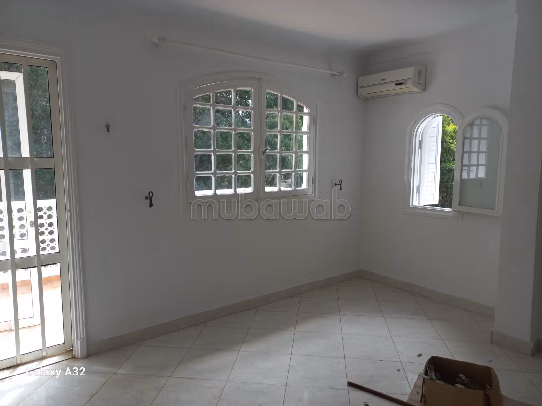 Beautiful villa for rent in El Manar El Hank. 5 rooms. Green areas, Balcony