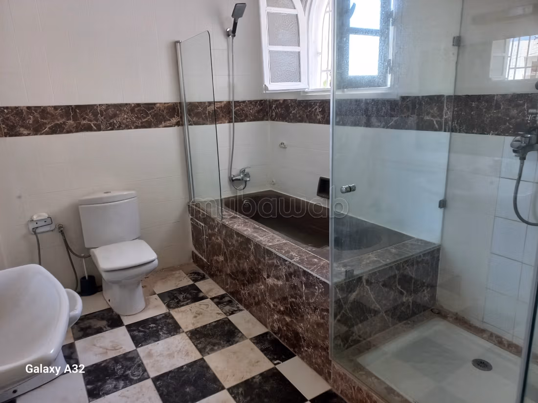 Beautiful villa for rent in El Manar El Hank. 5 rooms. Green areas, Balcony
