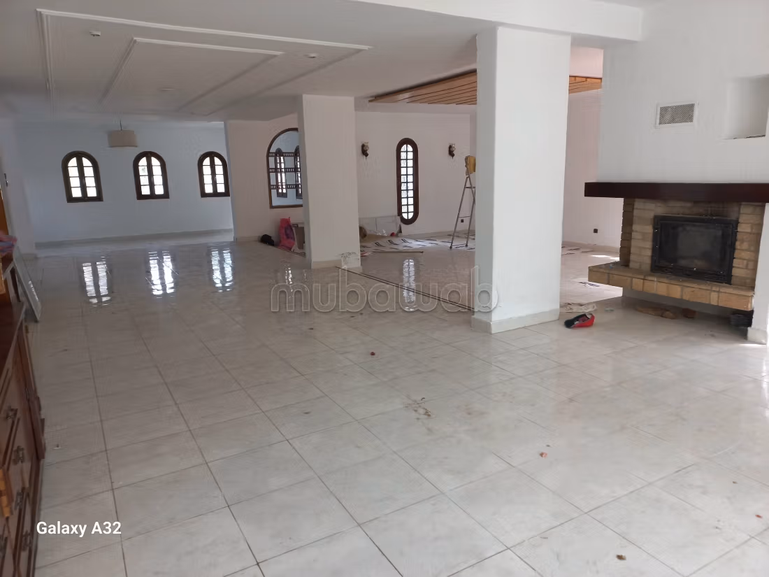 Beautiful villa for rent in El Manar El Hank. 5 rooms. Green areas, Balcony