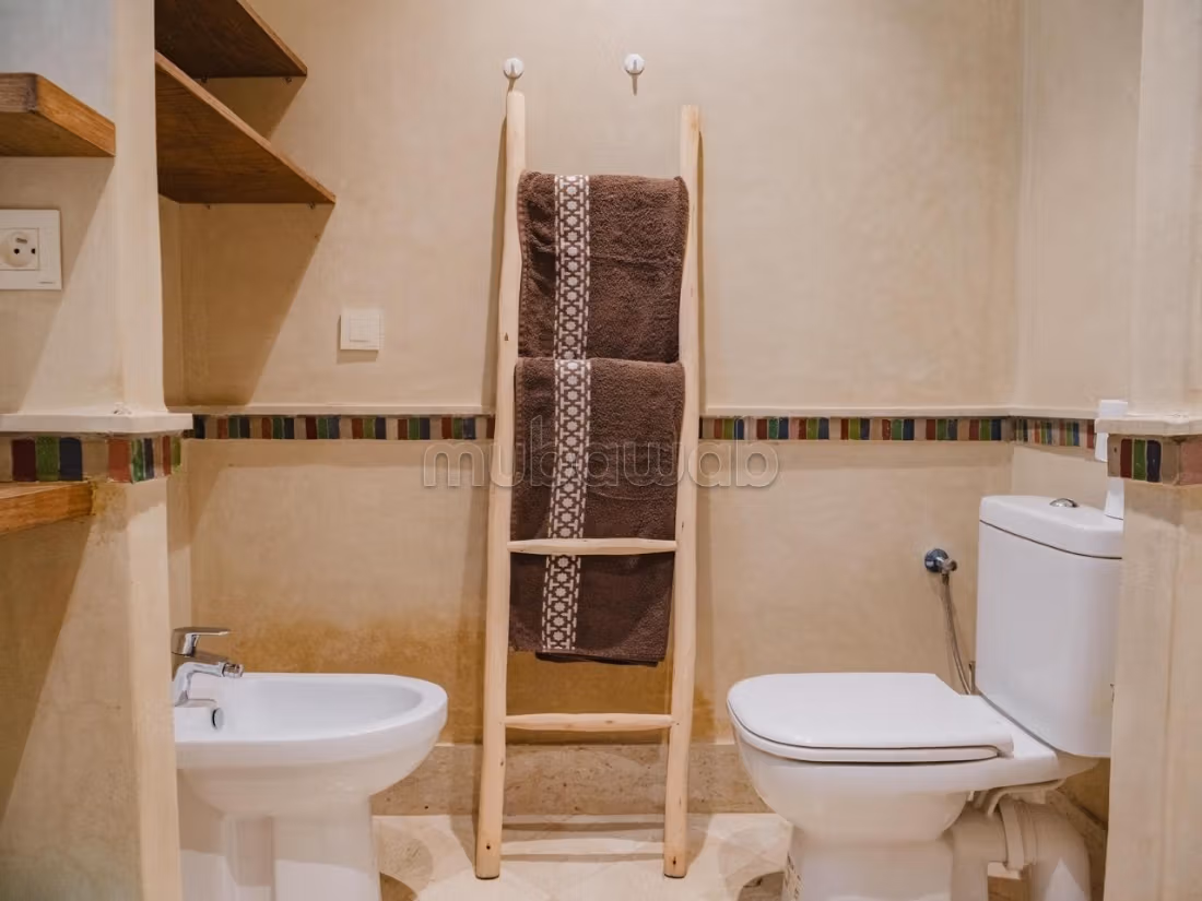 Villa's en luxe woningen kopen in Route de Fez. 5 Ruimtes. Terras en garage
