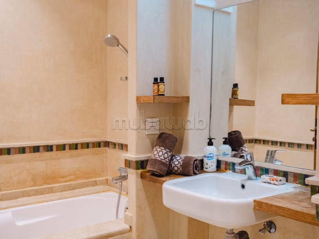 Villa's en luxe woningen kopen in Route de Fez. 5 Ruimtes. Terras en garage