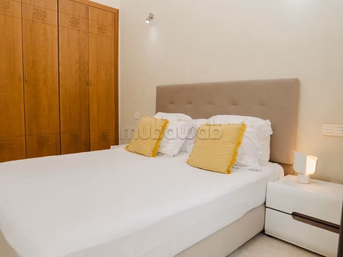 Villa's en luxe woningen kopen in Route de Fez. 5 Ruimtes. Terras en garage
