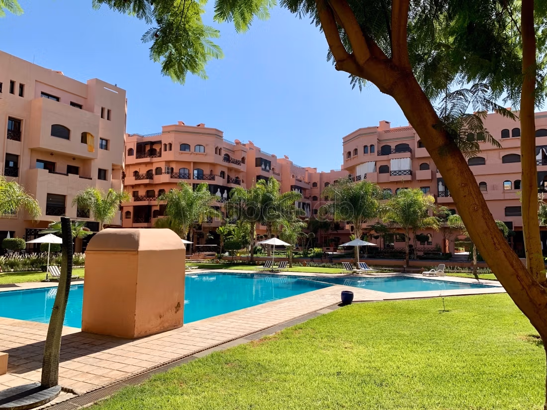 Superbe appartement 2ch Salon à louer Résidence avec piscine Marrakech Palmeraie — 3
