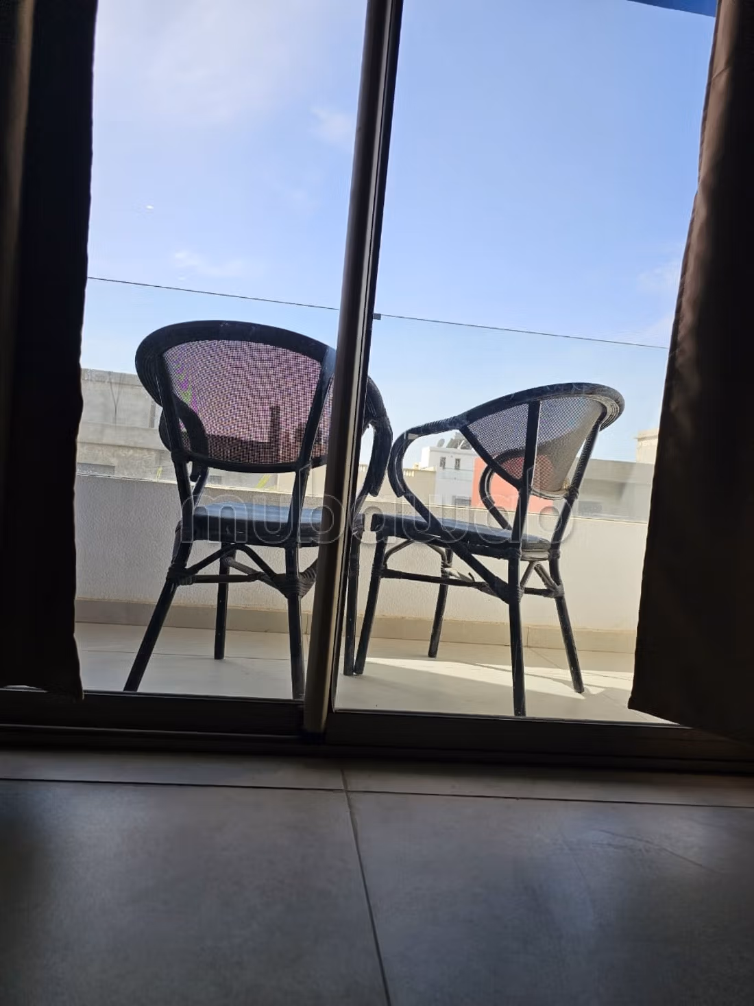 Appartement de vacances à louer à Bab Enzh. 2 chambres. Porte blindée et vue sur mer