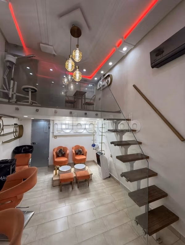 Vend local commercial à Sidi Ghanem. Surface totale 35 m². Porte blindée, sécurité