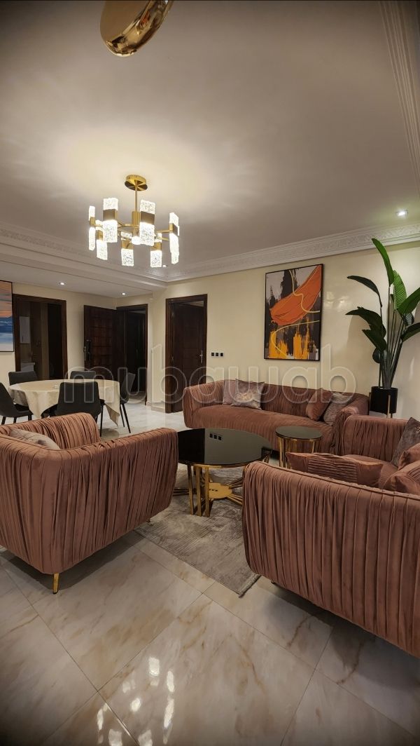 Appartement en vente à moulay youssef. 
Surface de 202 m². 
Meublé