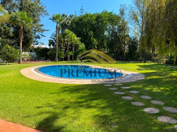 منزل فاخر للإيجار بالسويسي. 5 غرف رائعة. خدمة البواب ، حمام سباحة جميل