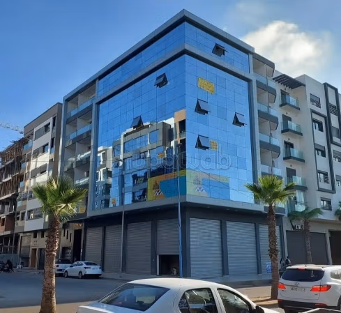 Nu kopen: commercieel vastgoed in Oulfa. Oppervlakte 50 m². Garage en lift