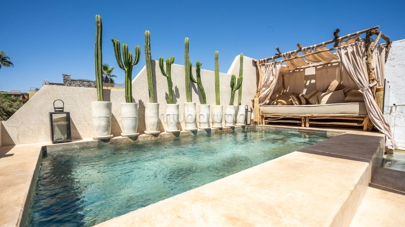 Riad for sale in Sidi Mimoun. 8 comfortable rooms. Large swimming pool, General air conditioning