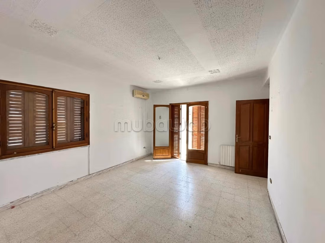 Maestosa villa in affitto a El Manar 1.8 locali. Riscaldamento e porta blindata