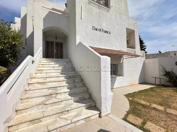 Maestosa villa in affitto a El Manar 1.8 locali. Riscaldamento e porta blindata