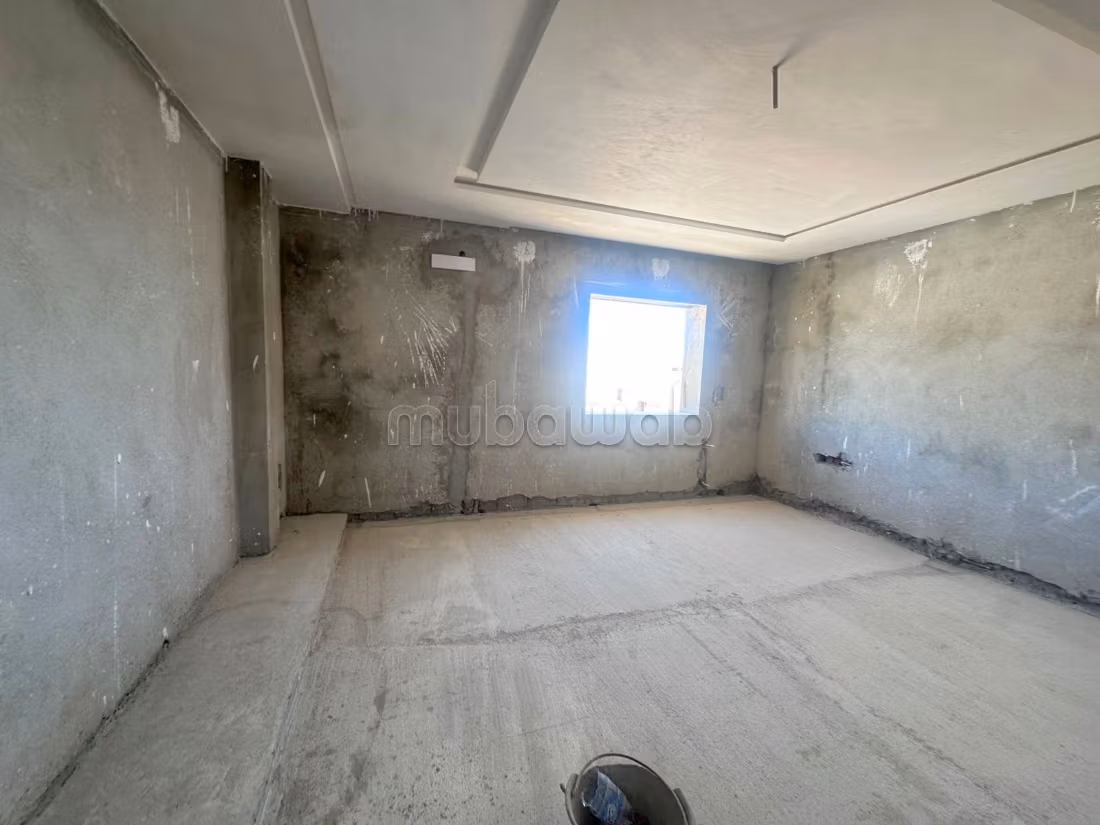 Immeuble inachevé composé de 4 appartements à vendre