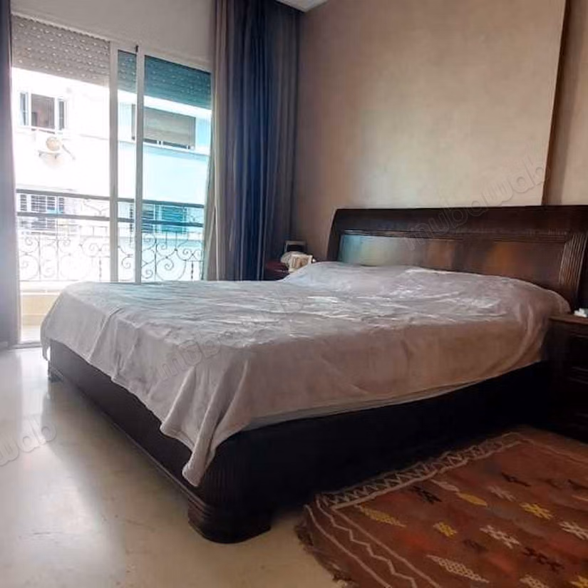 Apartment for sale in Maârif Extension. Large area 132 m². Lift and parking