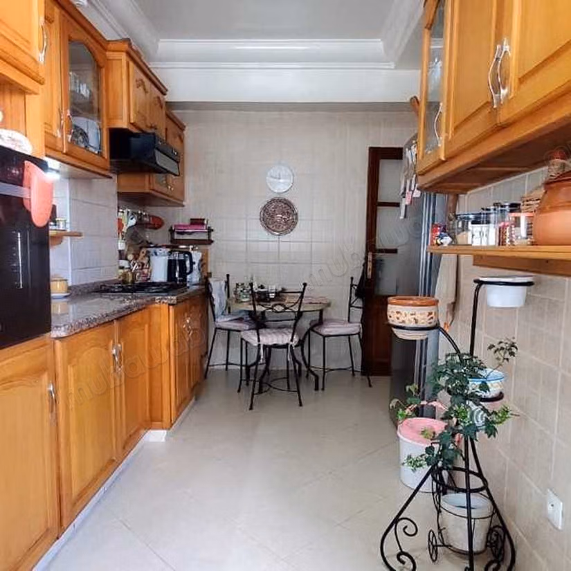 Apartment for sale in Maârif Extension. Large area 132 m². Lift and parking