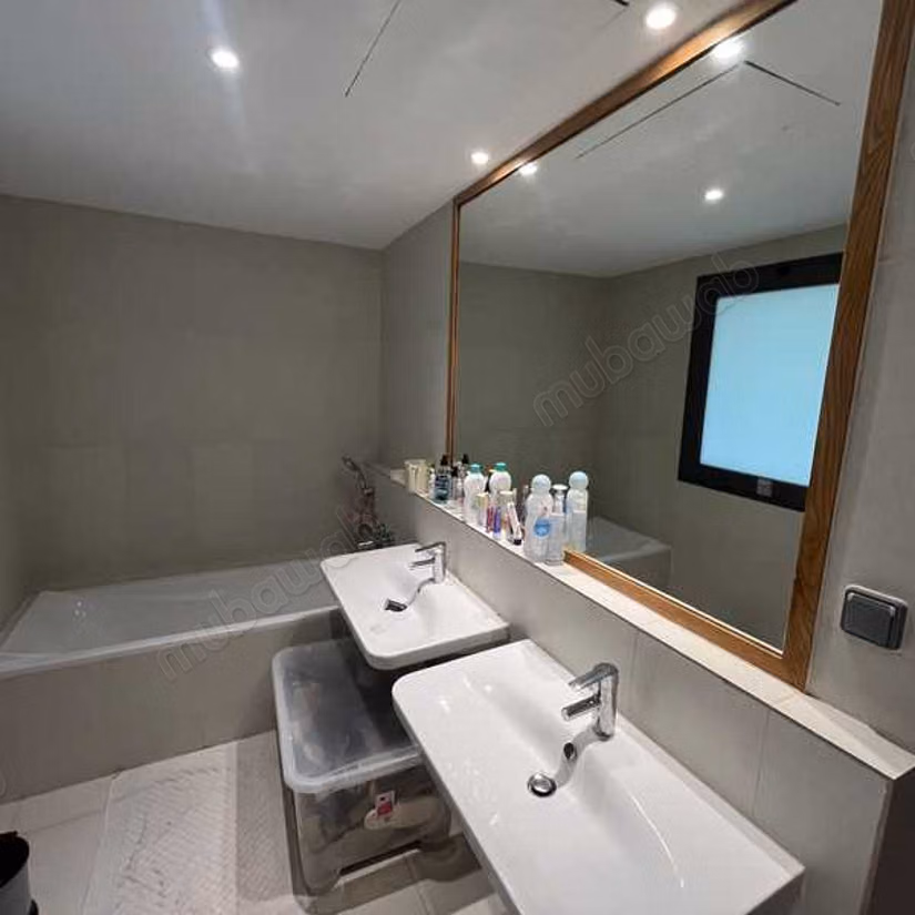 Sell apartment in Casablanca Finance City. 3 beautiful rooms. Private garden, Cellar