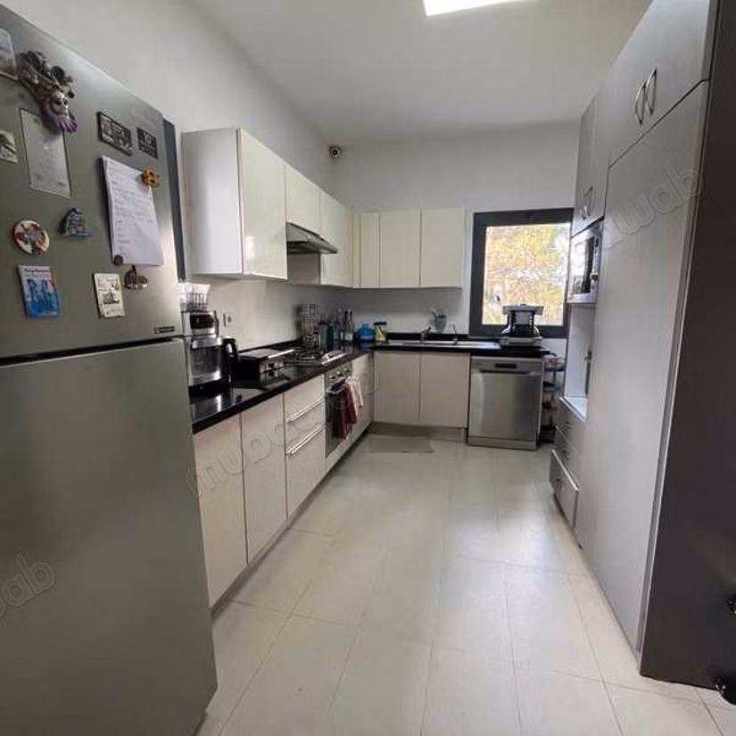 Sell apartment in Casablanca Finance City. 3 beautiful rooms. Private garden, Cellar