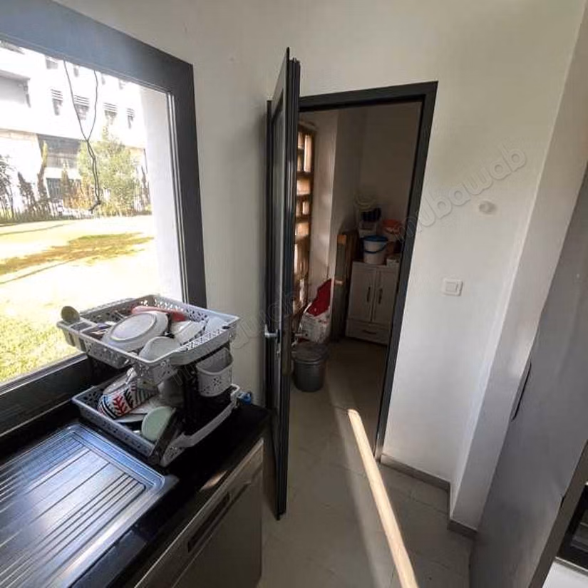 Sell apartment in Casablanca Finance City. 3 beautiful rooms. Private garden, Cellar