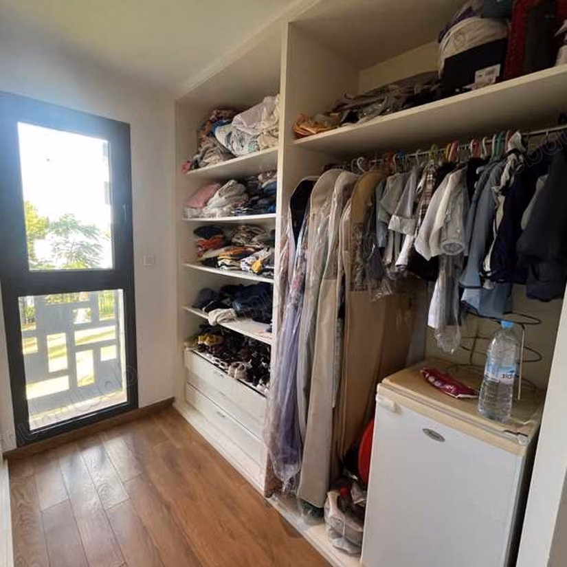 Sell apartment in Casablanca Finance City. 3 beautiful rooms. Private garden, Cellar
