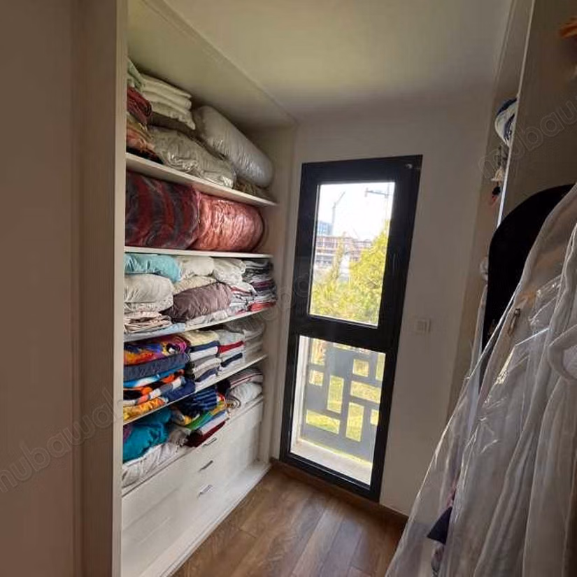 Sell apartment in Casablanca Finance City. 3 beautiful rooms. Private garden, Cellar