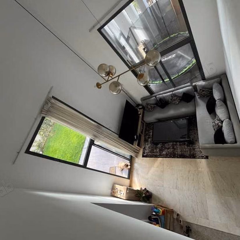 Sell apartment in Casablanca Finance City. 3 beautiful rooms. Private garden, Cellar
