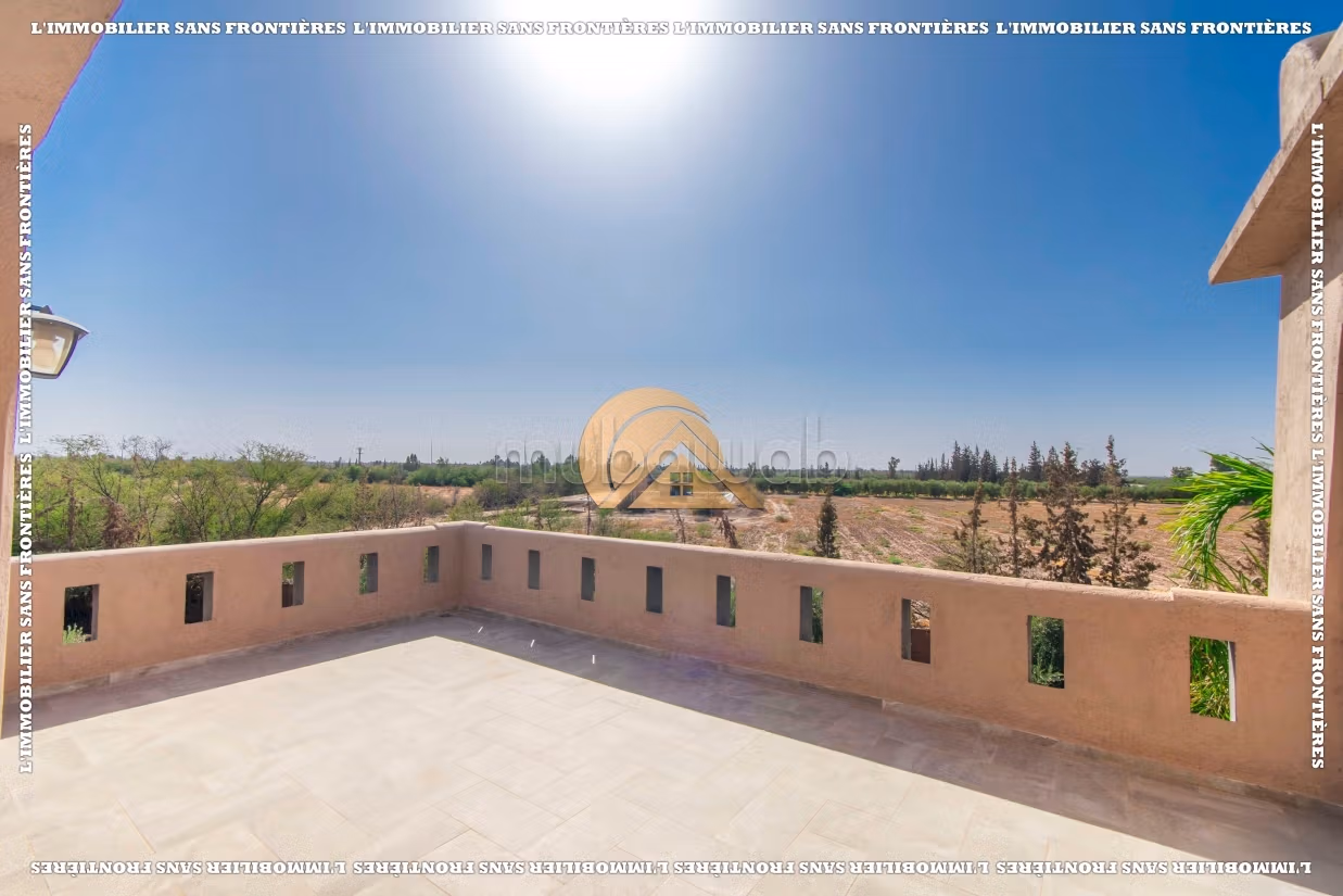 Villa semi meublée à louer à Route d’Ouarzazate Km 14,4 000 m²,
Marrakech