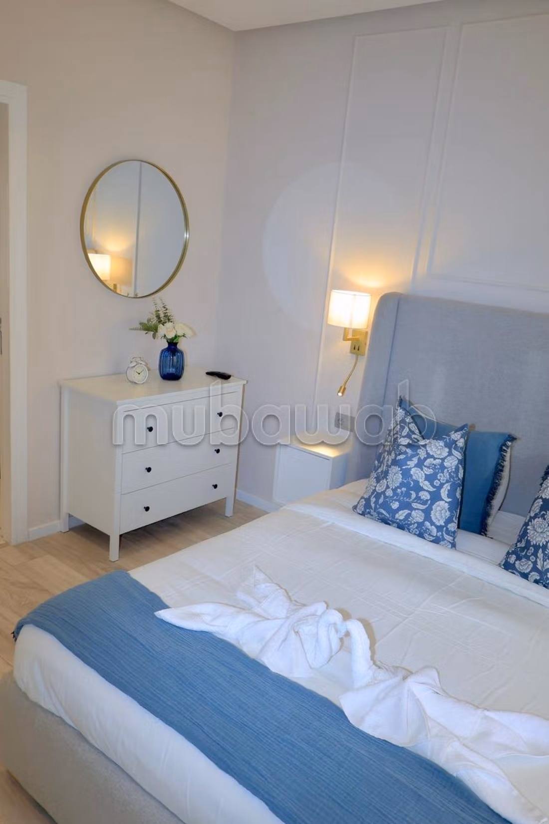Rent this apartment in Centre. 4 large rooms. Fully furnished