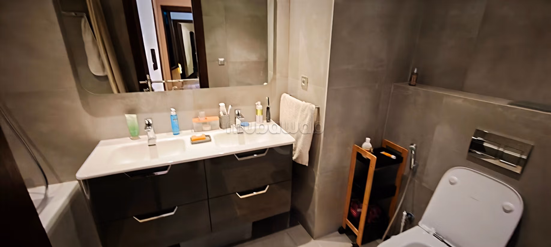 High-end furnished apartment for sale at Rabat Square – Souissi.