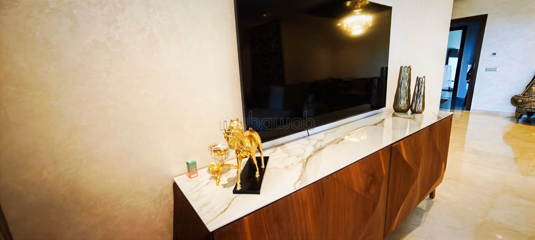 High-end furnished apartment for sale at Rabat Square – Souissi.