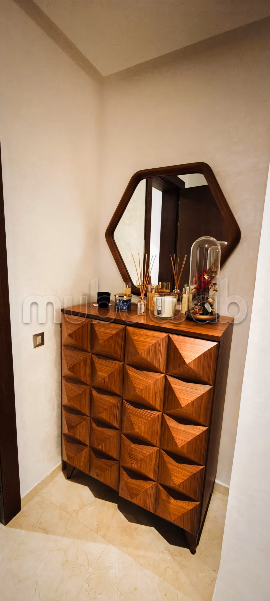 High-end furnished apartment for sale at Rabat Square – Souissi.