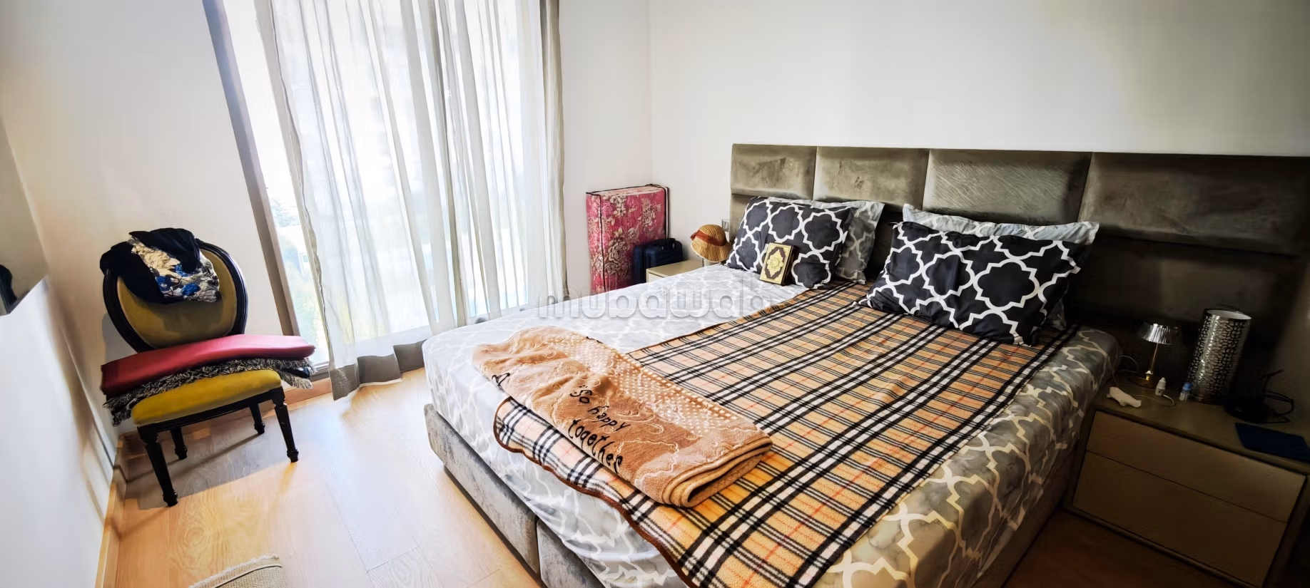 High-end furnished apartment for sale at Rabat Square – Souissi.