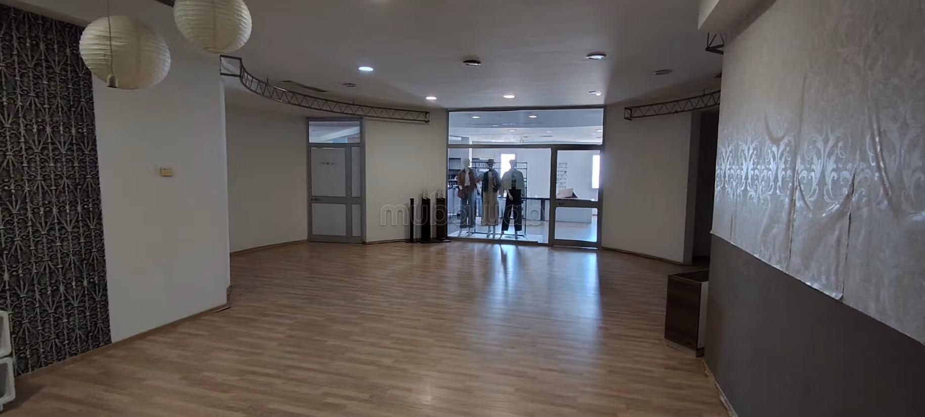 Location Bureaux 150dt ht / m ²