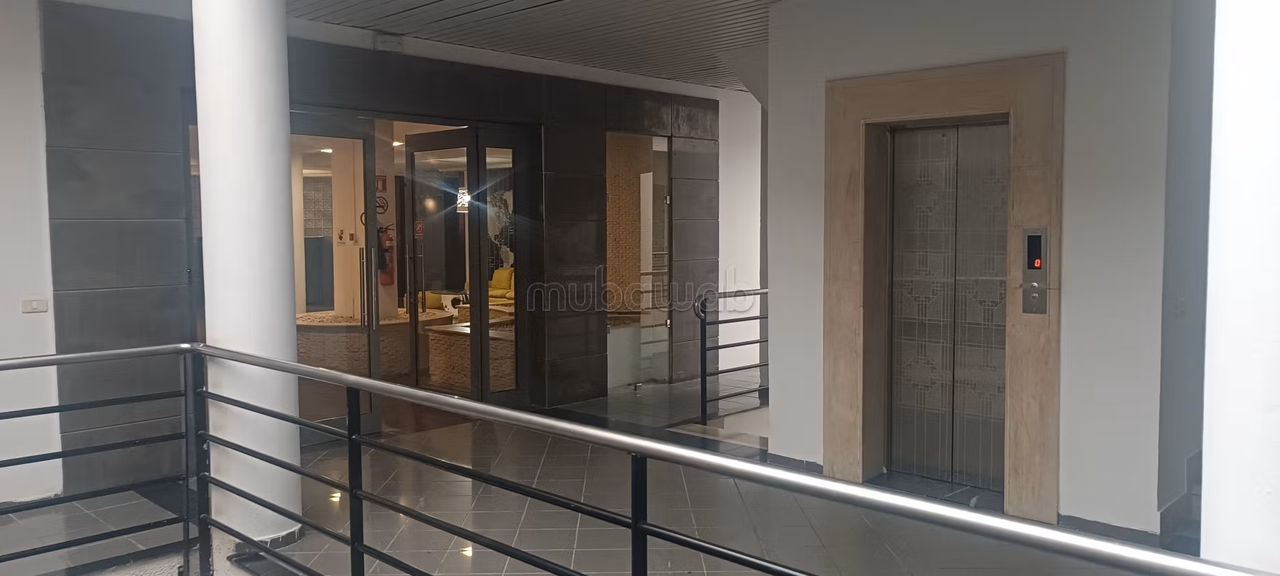 Location Bureaux 150dt ht / m ²