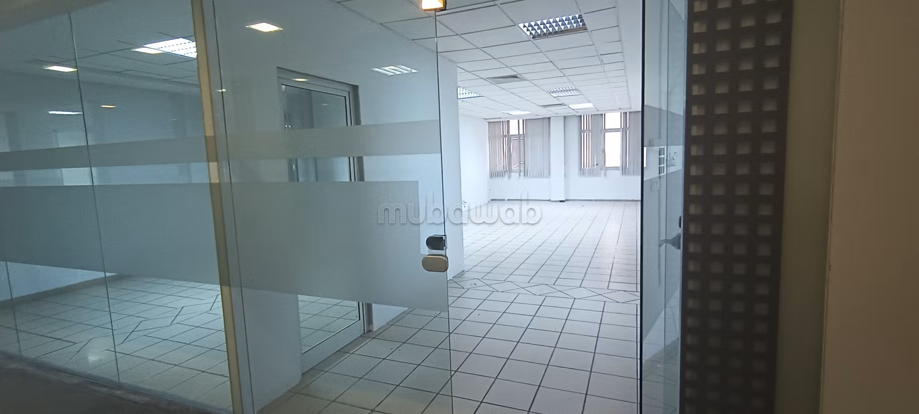 Location Bureaux 150dt ht / m ²