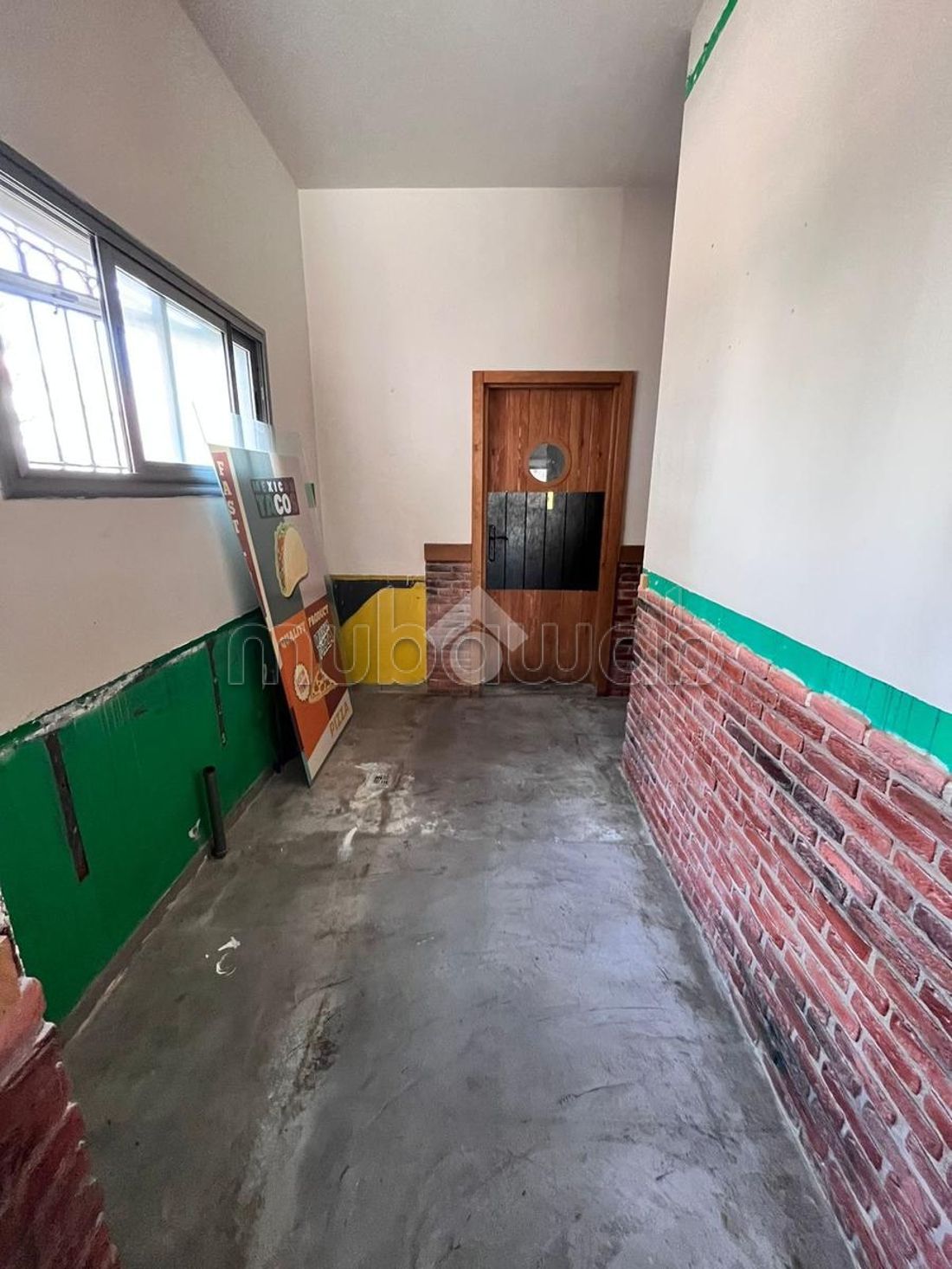 Offices & shops to rent. Dimension 200 m²