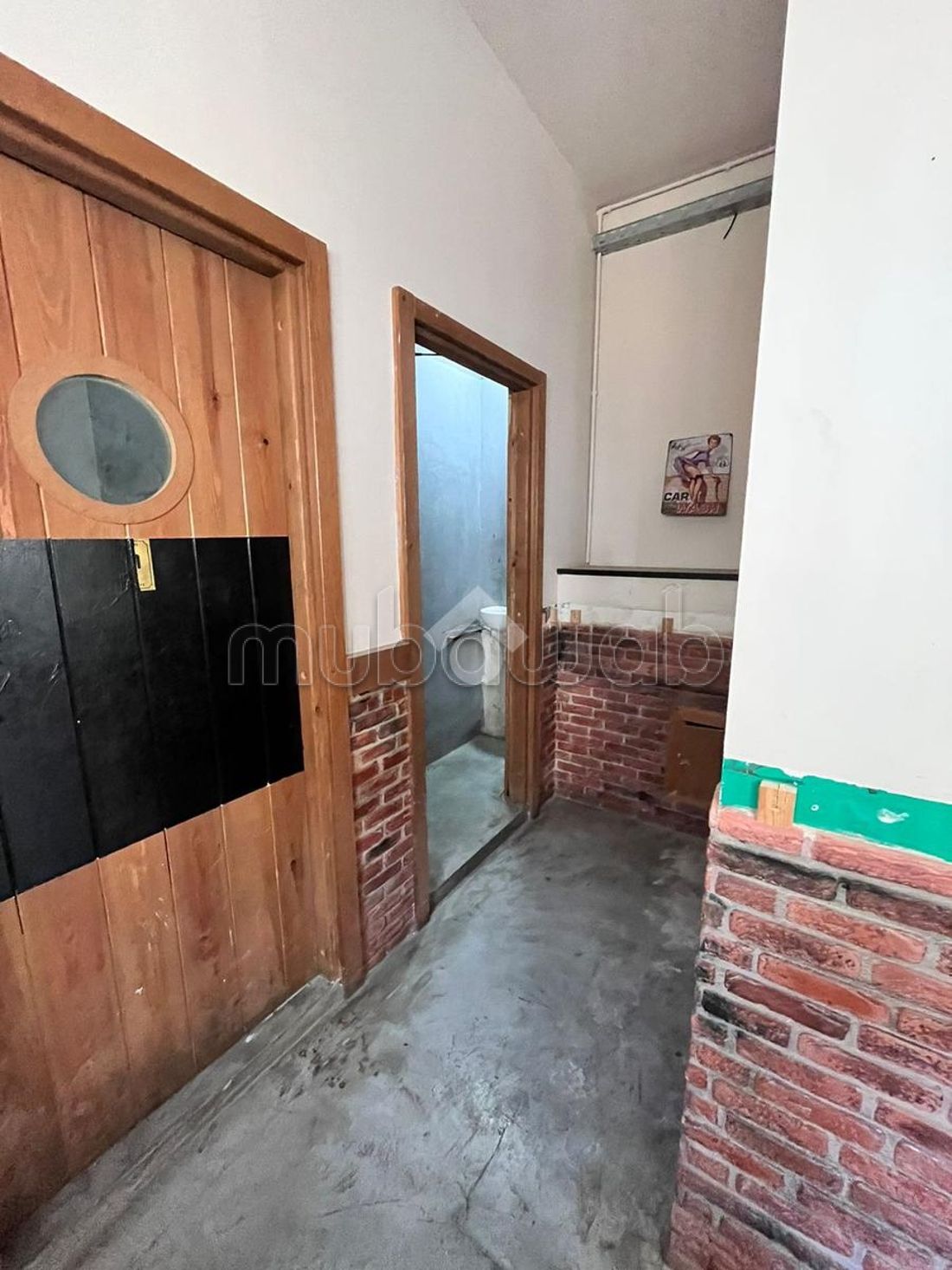 Offices & shops to rent. Dimension 200 m²