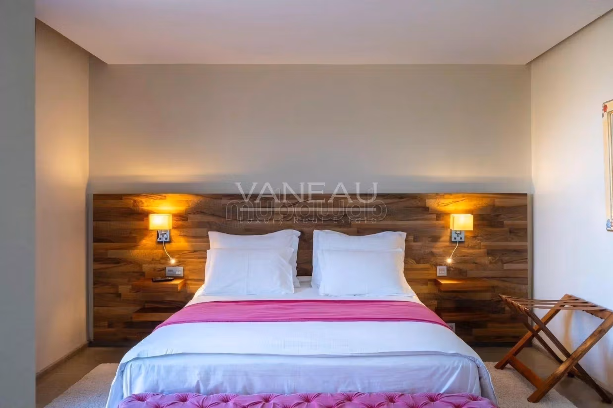 Villa de alto standing en venta. Superficie de 850 m². Espacios verdes, plazas de estacionamiento