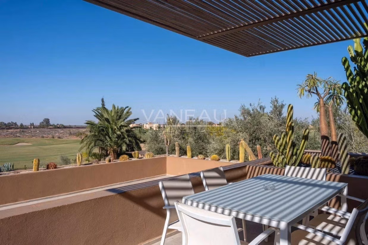 Villa de alto standing en venta. Superficie de 850 m². Espacios verdes, plazas de estacionamiento