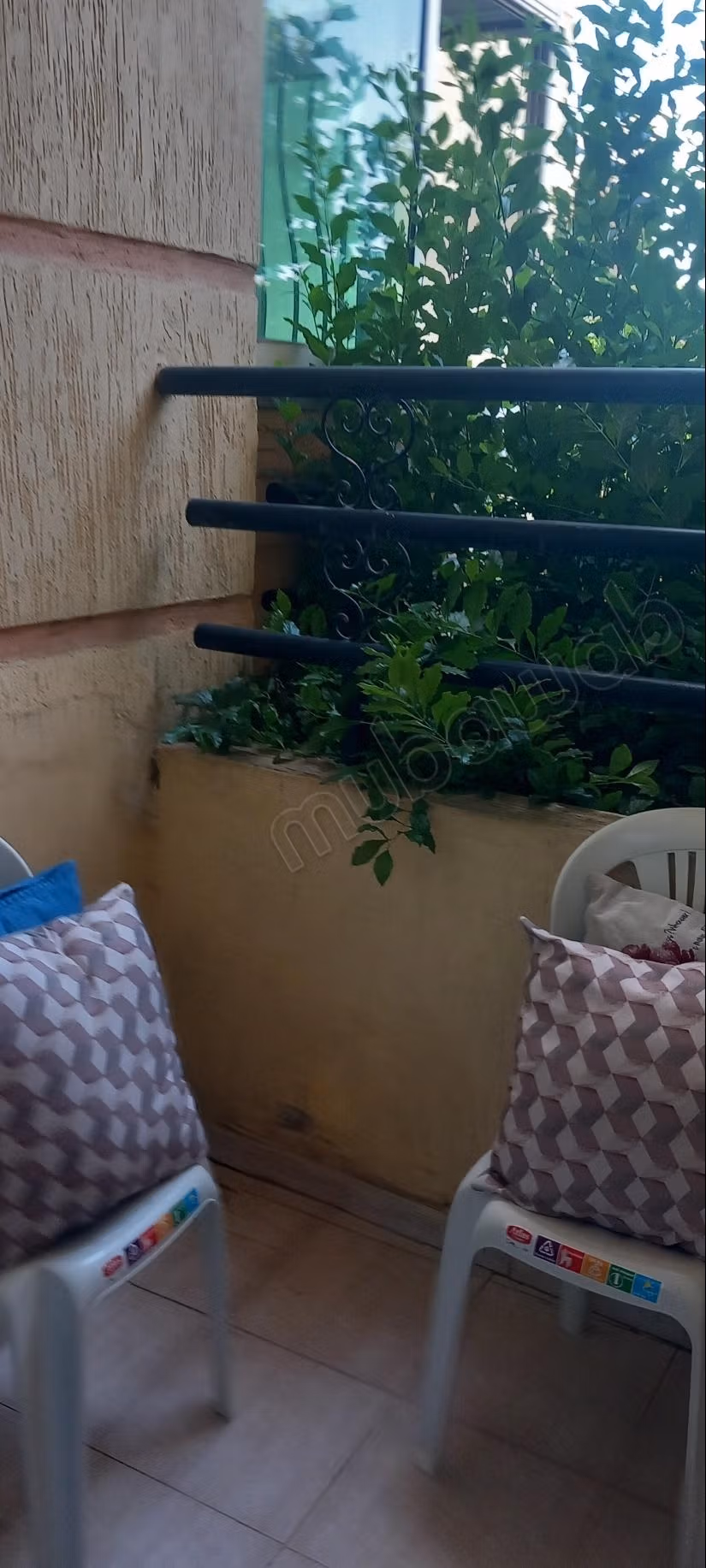 Appartement au rez de chaussée surélevé