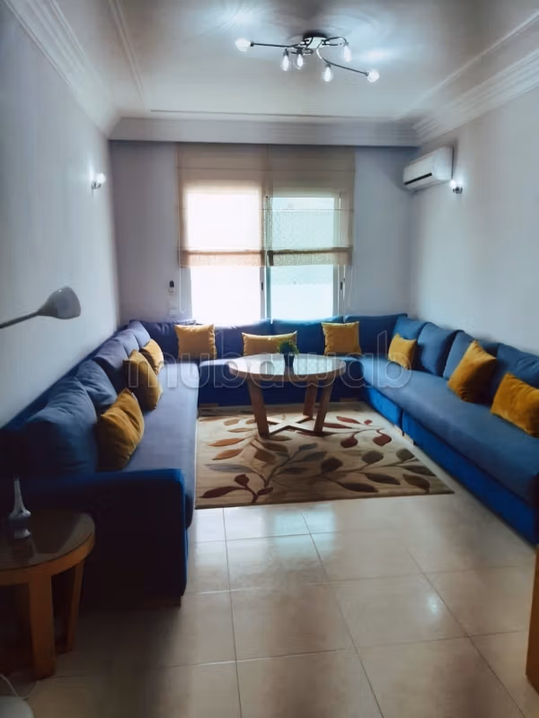 Alquila este piso en Agdal. 3 habitaciones. Completamente amueblado