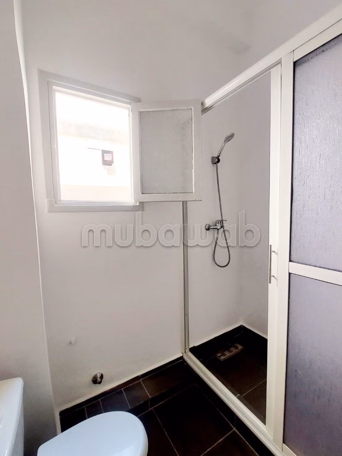 Bel appartement à louer
Maarif — 4