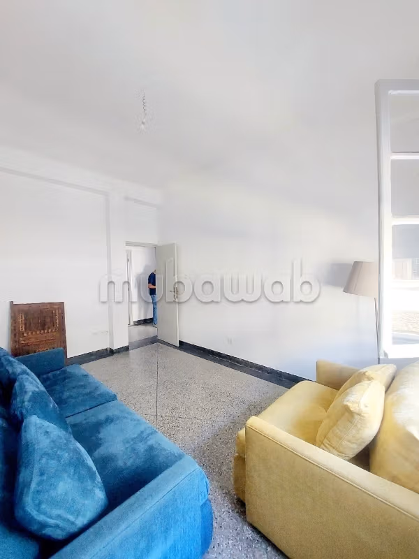 Bel appartement à louer 
Maarif