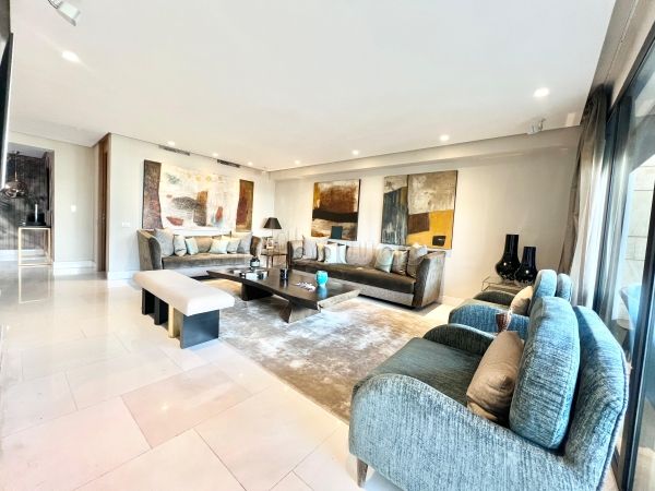 Piso en venta en Racine. Área total 250 m². Sin ascensor, gran terraza