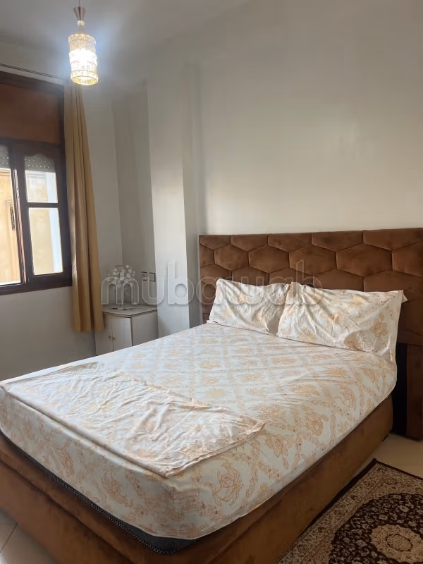 Location d'un appartement à Marjane. 2 pièces confortables. Cuisine bien équipée