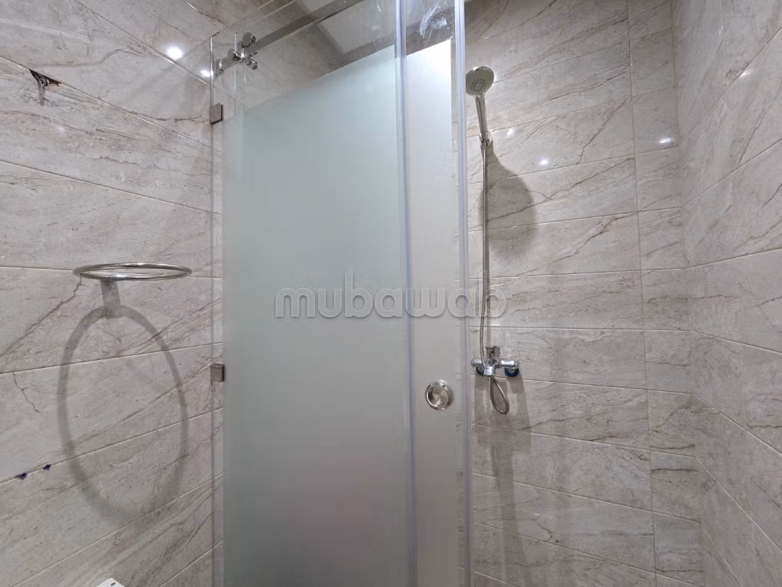 Piso en venta en Hay Mabrouka. Area 55 m². Mobiliario nuevo
