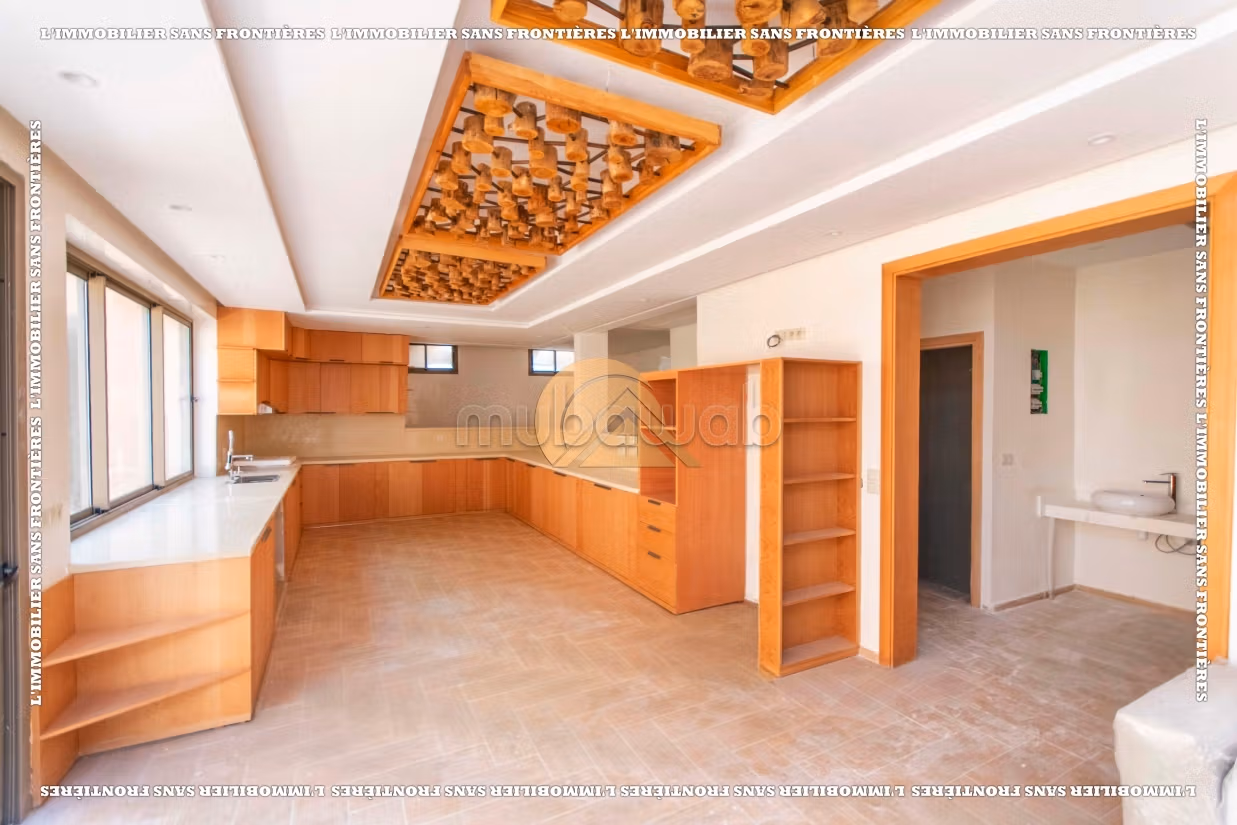 Unfurnished Villa in Route d’Amizmiz, Pool  Private garden, Marrakech: for sale