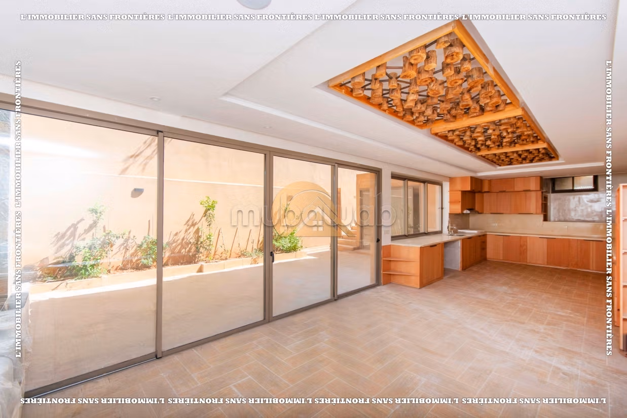 Unfurnished Villa in Route d’Amizmiz, Pool  Private garden, Marrakech: for sale