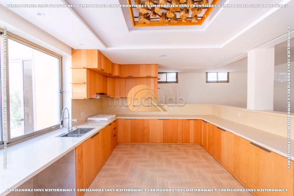 Unfurnished Villa in Route d’Amizmiz, Pool  Private garden, Marrakech: for sale