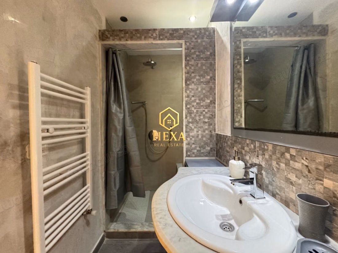 Eccezionale casa di lusso in affitto a Cité Les Pins. Superficie di 70 m². Arredato