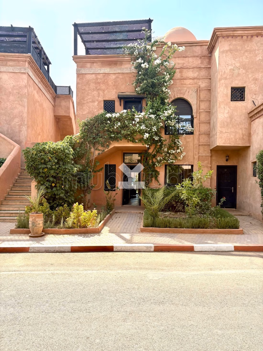 Apartment for sale. Surface area 165 m². Well furnished